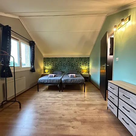 Villa 6 Personnes Dans Avec Piscine Et Tennis