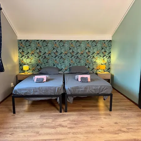 Villa 6 Personnes Dans Avec Piscine Et Tennis Lombez